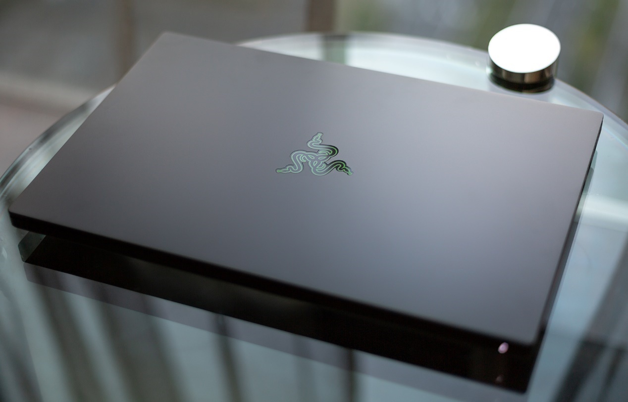 雷蛇灵刃17值不值得入手,雷蛇灵刃17可以当工作站