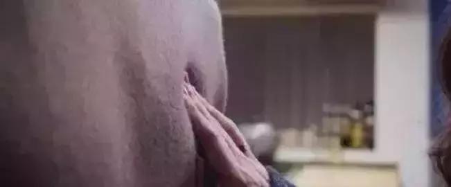 姚晨突然在微博大尺度谈“性”上热搜,背后的真正原因让人感慨