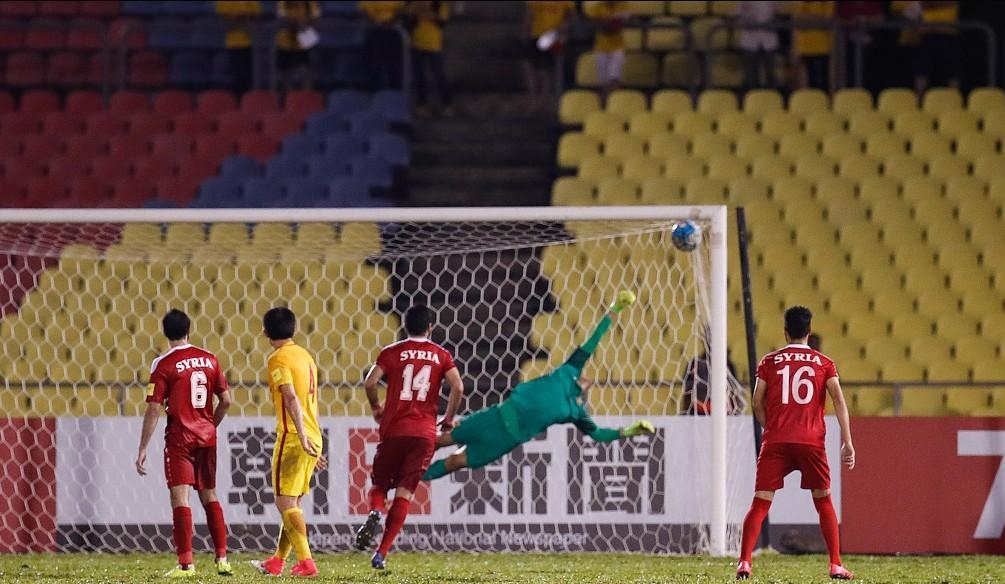 国足顾超传球叙利亚,国足输12强