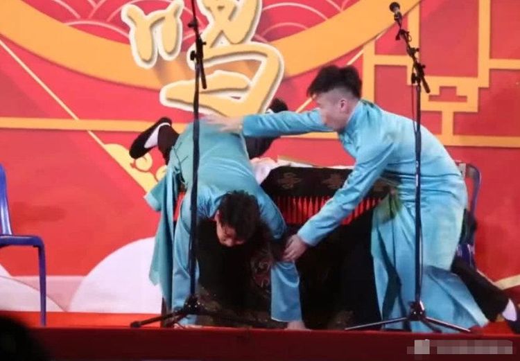 张云雷被批评,张云雷遭谴责的相声