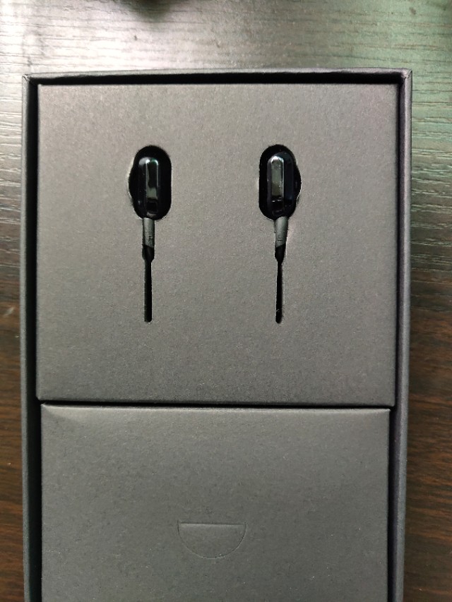 戴上它你就是全淘宝最靓的仔，月销3w笔的唐麦A8到底如何？