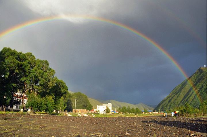 你看彩虹觉得很美，但古人可不是这么想的