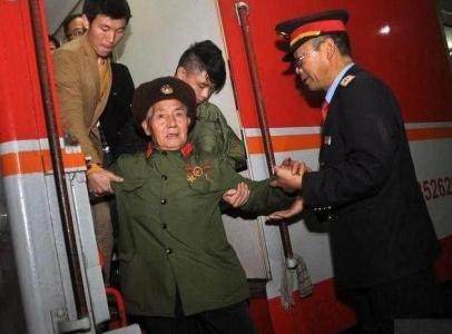 他是毛主席的贴身警卫，退役后低调娶妻生子，逝世后女儿才知身份