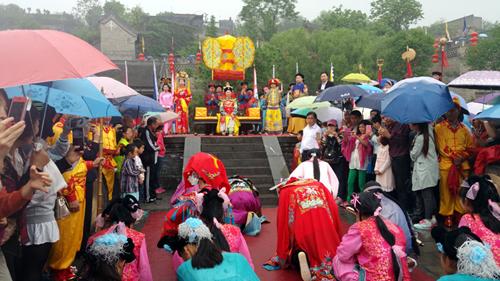 电视剧《最美的乡村》烤了一只老兵烤羊,你不知道承德烤羊有多香