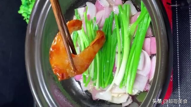 砂锅草鱼的做法简单又好吃视频,砂锅炖草鱼豆腐最简单的做法