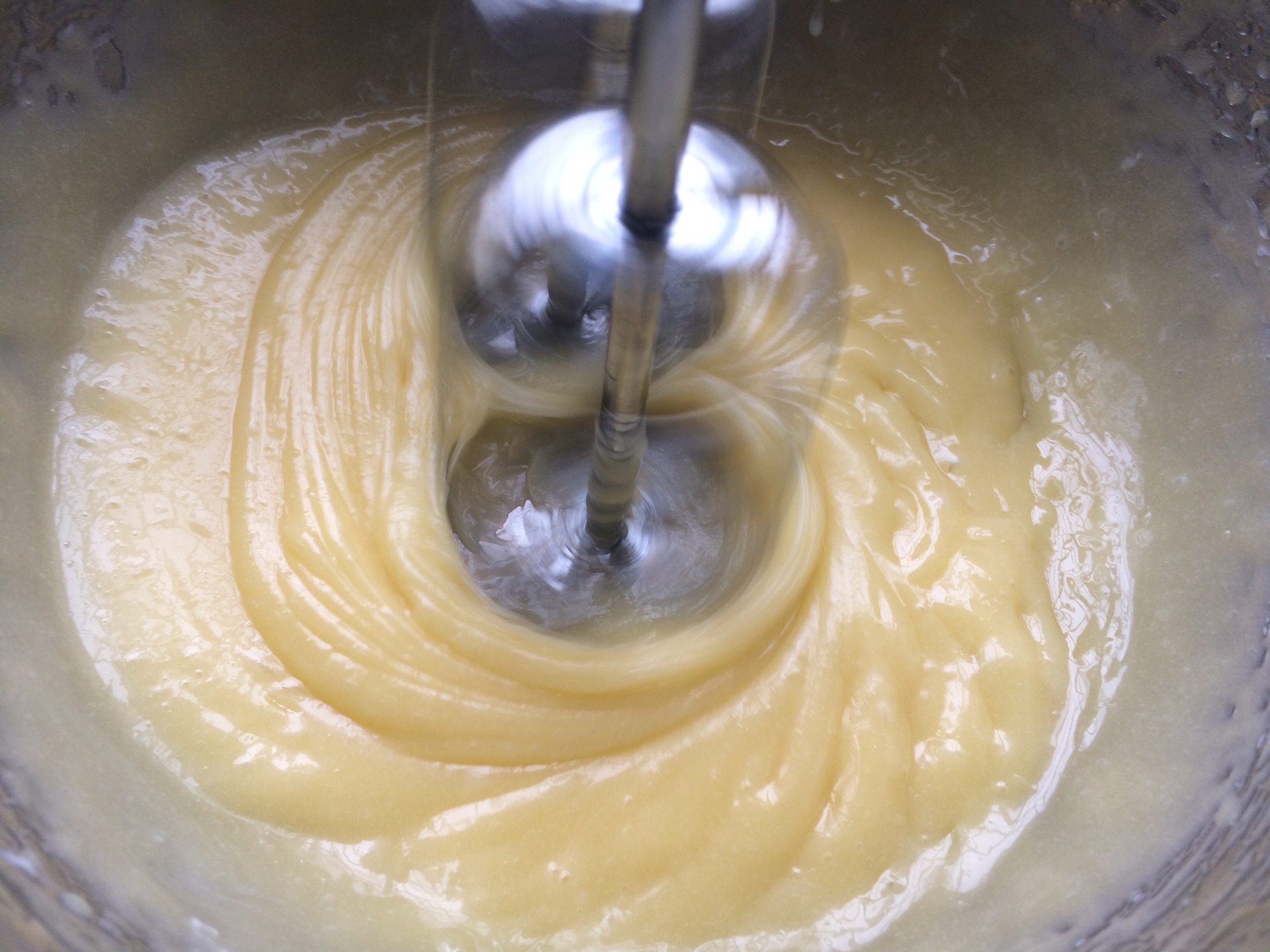 沙拉酱是鸡蛋和油做的吗,少油少糖的熟蛋沙拉酱