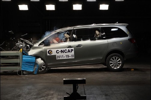 gl8各代舒适度比较,gl8舒适性好还是塞纳舒适性好