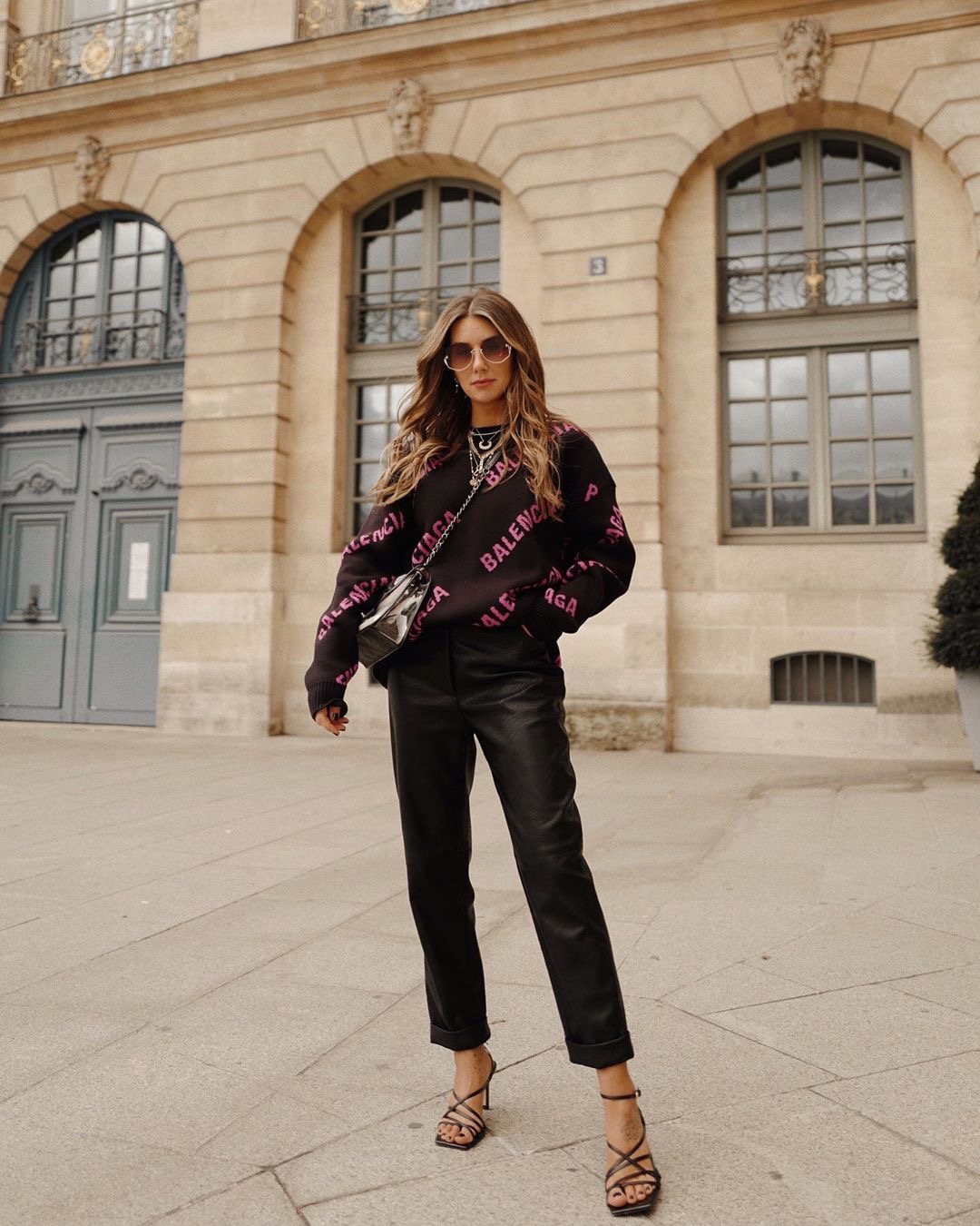 小个子千万不要穿直筒阔腿裤,小个子不要选择束脚裤