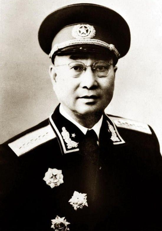 61年陈赓病逝，毛主席得知后流着泪向田家英说：他不该这么早就死