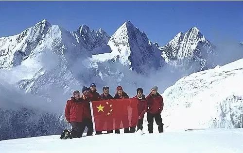 那些与登山八竿子都打不着的企业品牌，为何要为登山慷慨解囊？