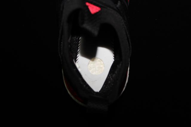 穿上就不想再脱的Q弹，阿迪达斯羽毛球鞋评测