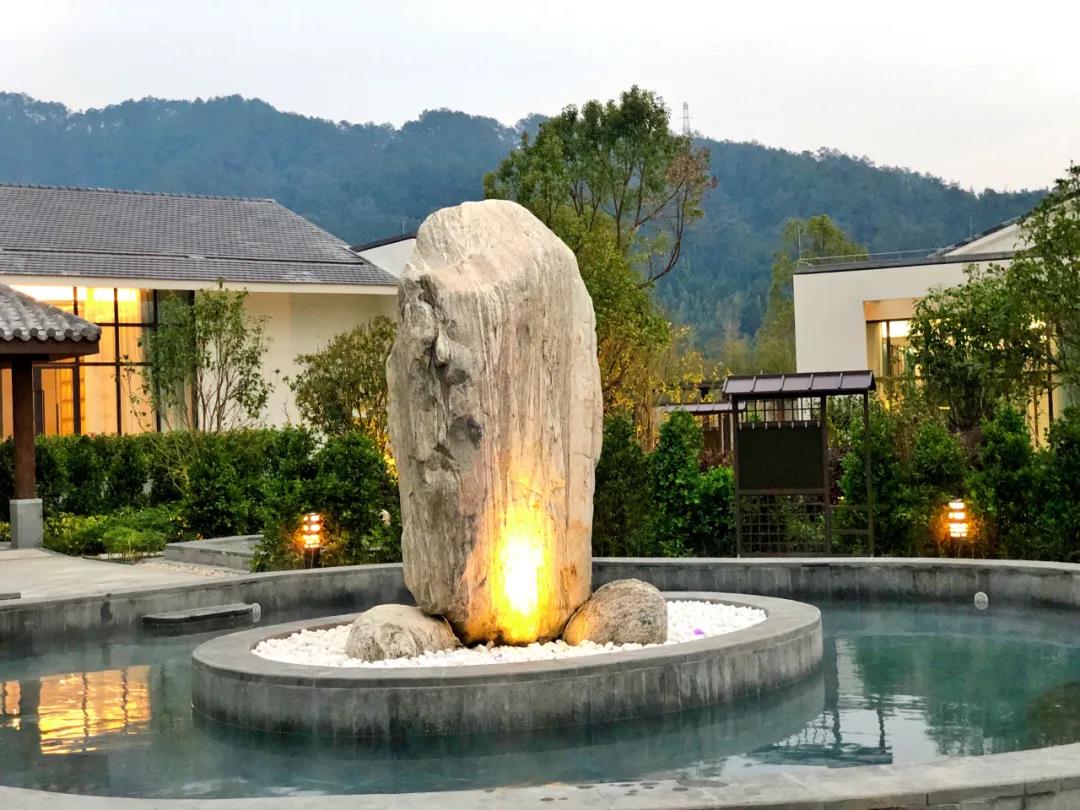 韶关威尼斯游泳视频,韶关冲浪游泳场