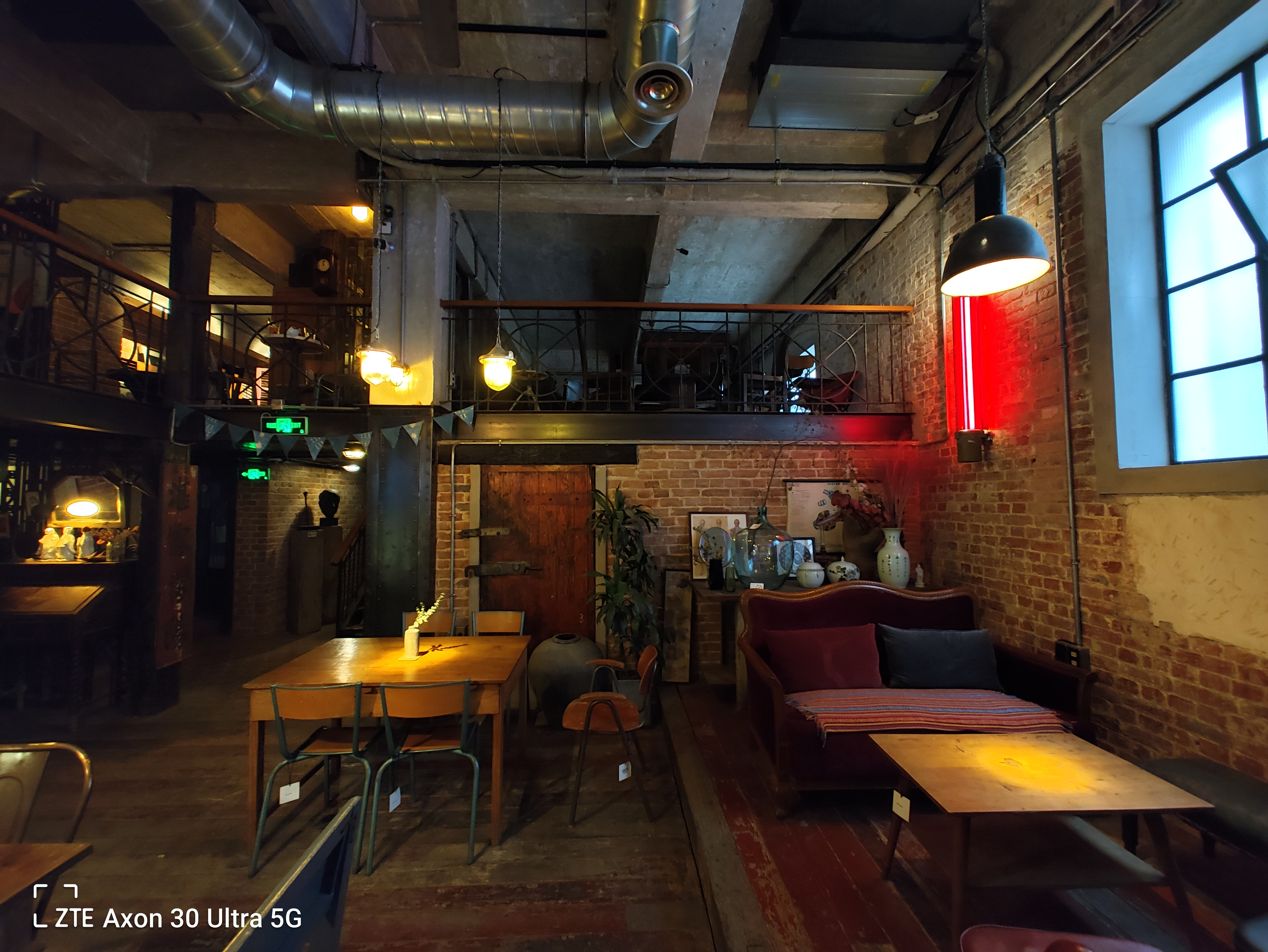 中兴axon30ultra和努比亚z30pro,中兴axon30ultra对比魅族18pro