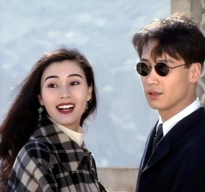 香港吴某凡的*艳猎**情史：天后港姐看不上，被不知名小助理迷乱心智