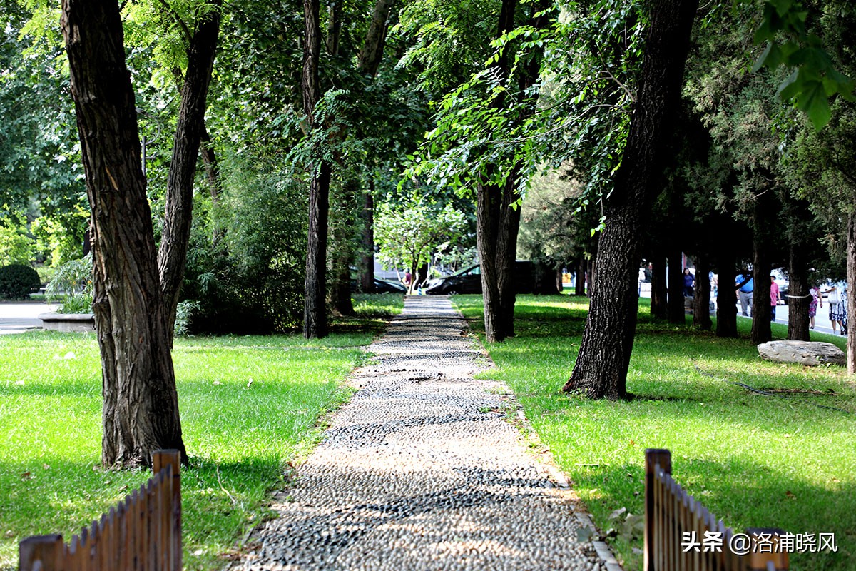 北京第二外国语学院风景,北京第二外国语学院分析