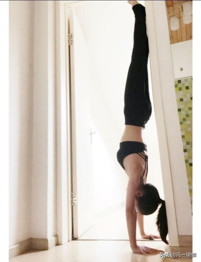 瑜伽老师倒立合集模板,瑜伽老师必会8个经典动作