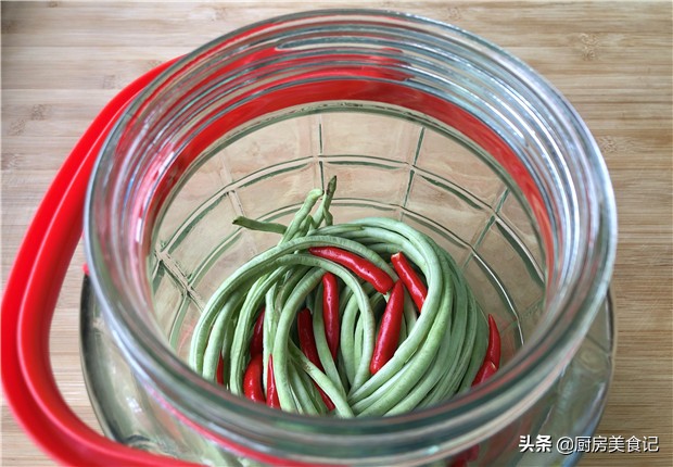 四川泡菜酸豆角最正宗的做法比例,正宗四川泡菜酸豆角制作教程
