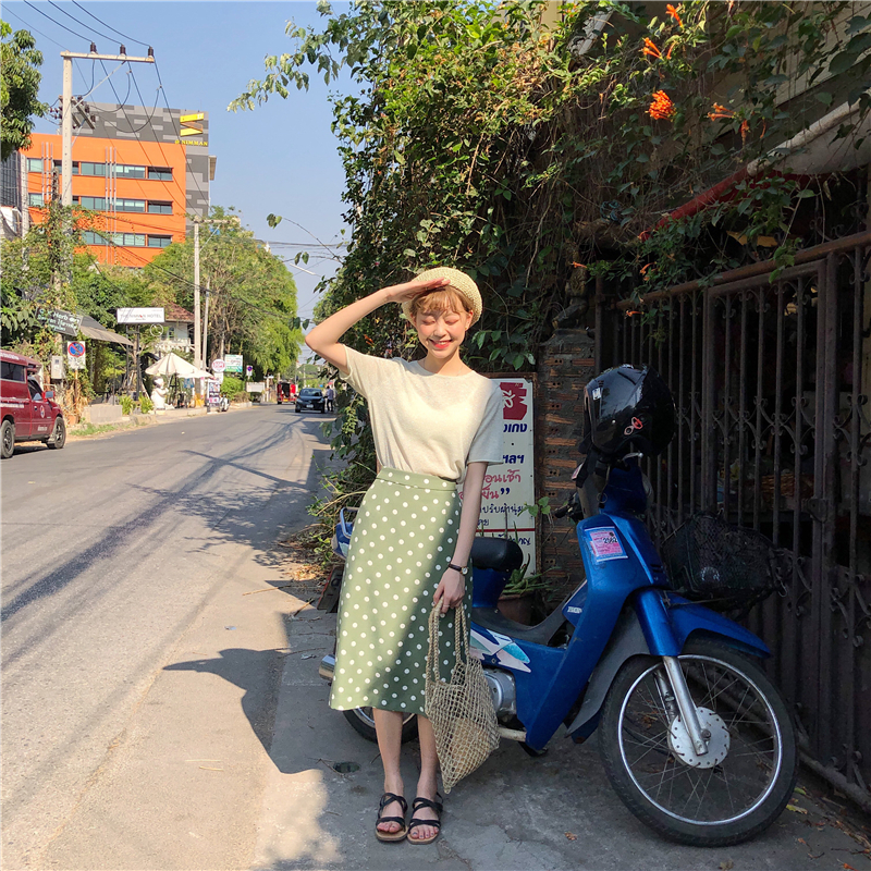 “偏胖”的女人，穿裙子尽量注意这5点，优雅得体，显瘦也很简单