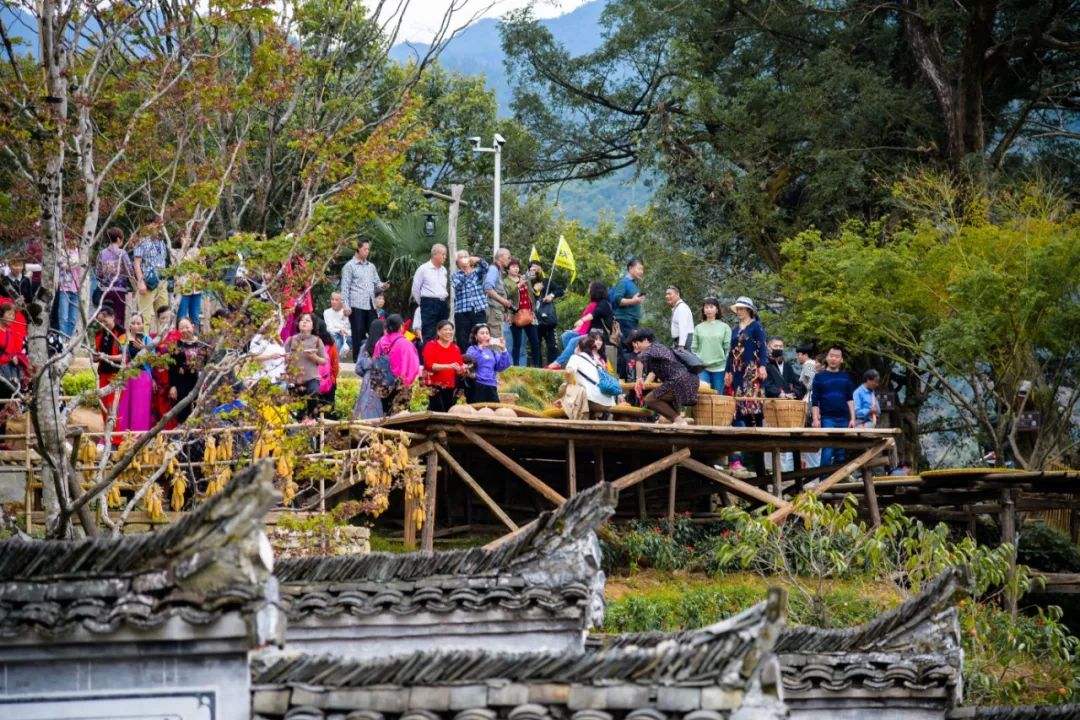 中国最美秋色篁岭晒秋,篁岭体验闻名遐迩的晒秋