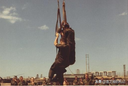 美欧国家直升机在特殊环境的人员进入与撤离系统详解