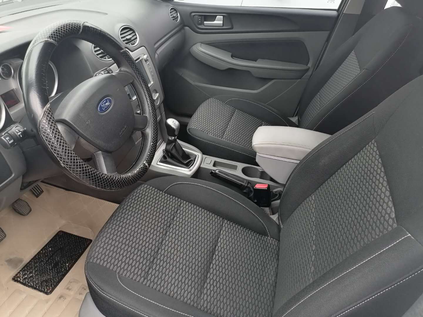 胖哥试驾福克斯1.5t,福克斯两厢1.8百万纪念版评测