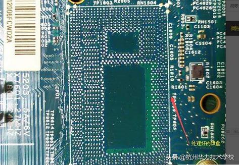 戴尔笔记本灵越145410花屏维修,戴尔m5010笔记本花屏的维修