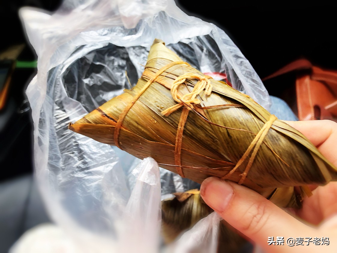 一家三口游古镇必吃网红美食,旅行攻略一个打卡超火美食景点