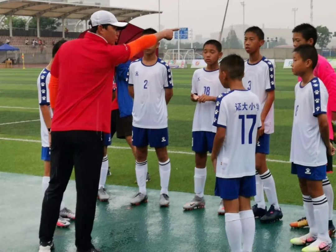 海门校园足球代表队在2020年南通市青少年校园足球联赛中获佳绩