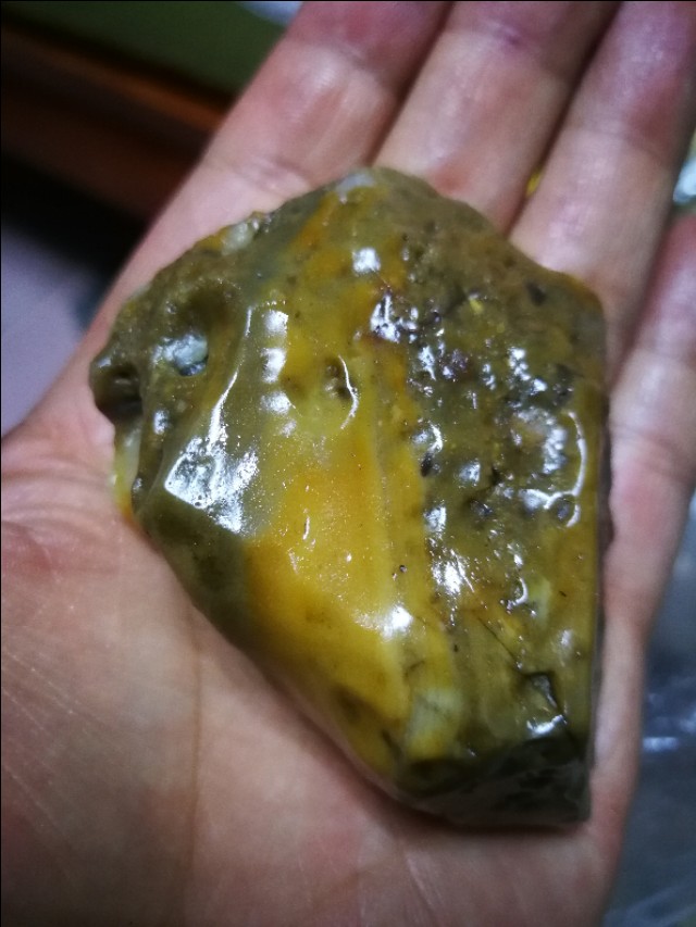 沙漠石头无奈的呐喊