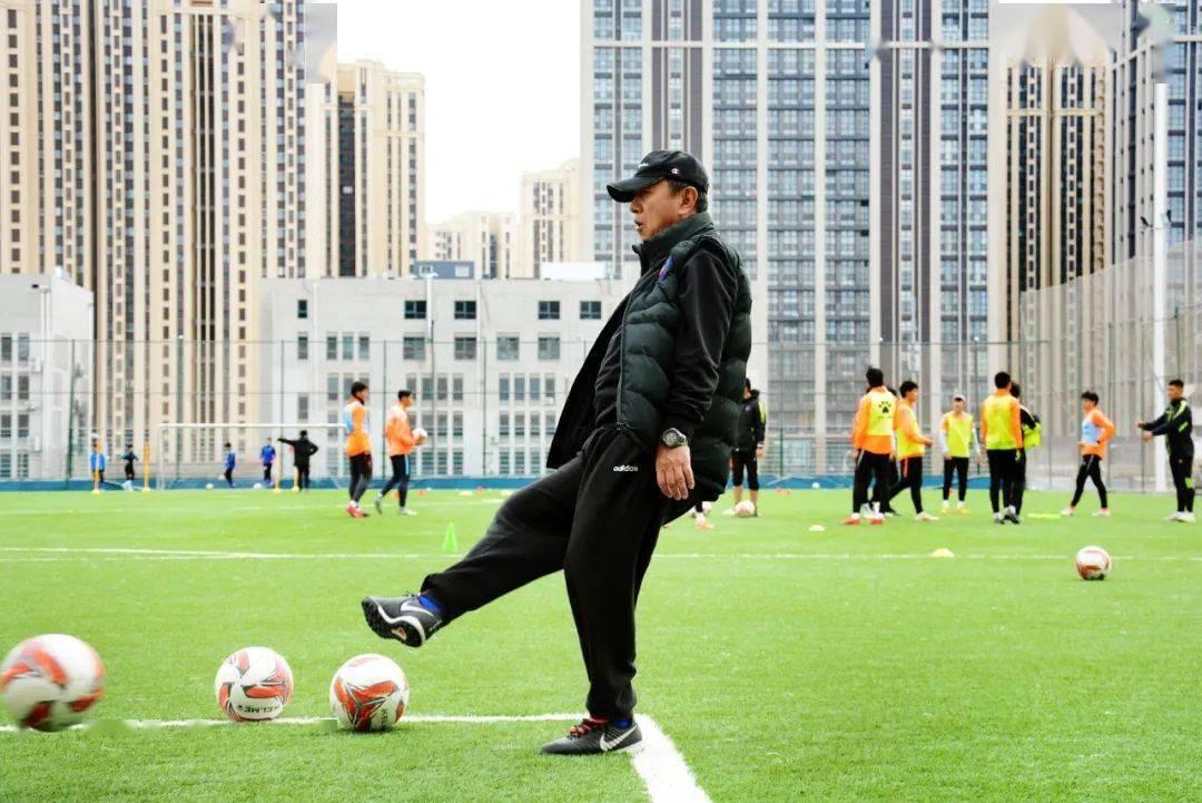 祝贺青岛海牛时隔九年重返中超,中乙青岛海牛近况