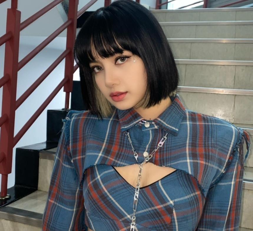 lisa代言的螺蛳粉,lisa螺蛳粉广告