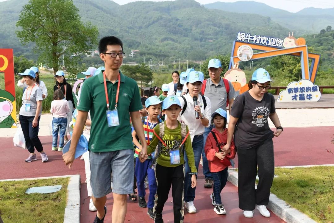 垃圾分类进社区保护环境我先行,垃圾分类我先行文明实践树新风