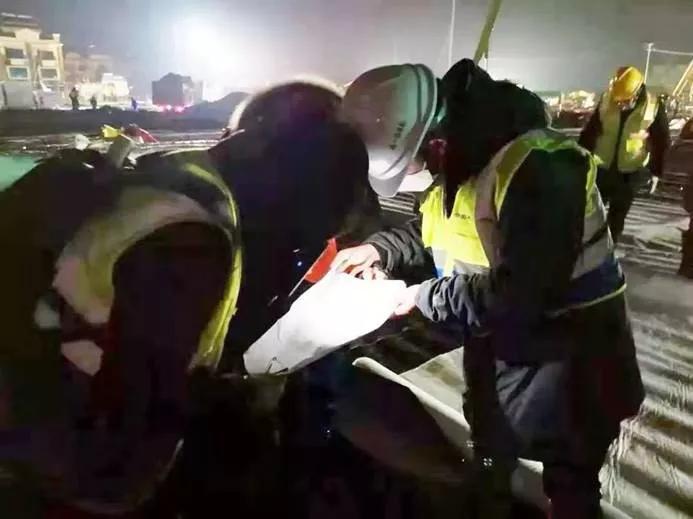 火神山和雷神山医院建了几天,火神山一线工人