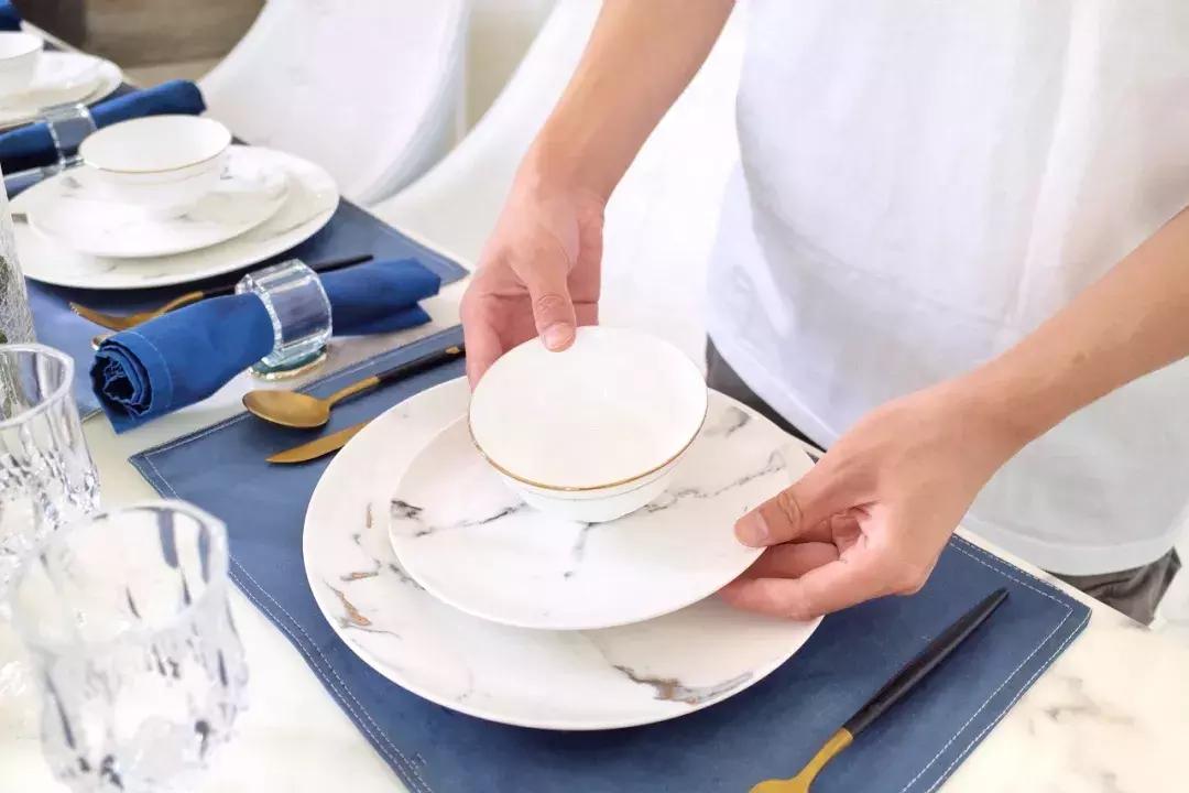 三年换了10份工作,一年换了100份工作