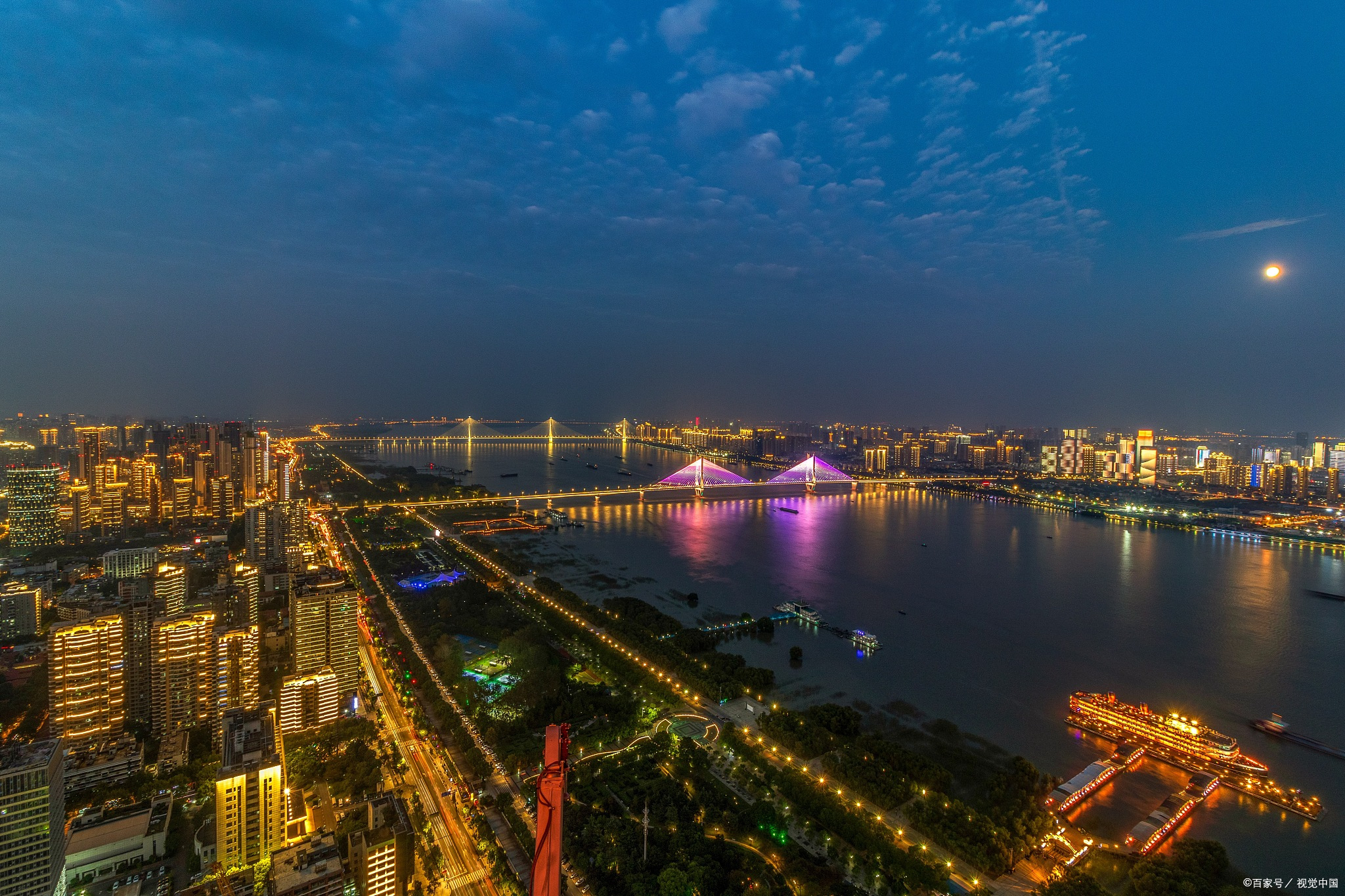 如歆,咖啡店灯光照明设计问题