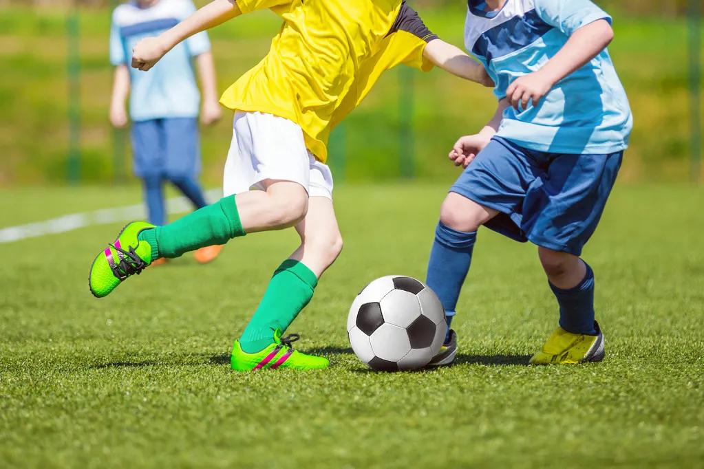 熬夜看球伤身,世界杯熬夜看球小心健康