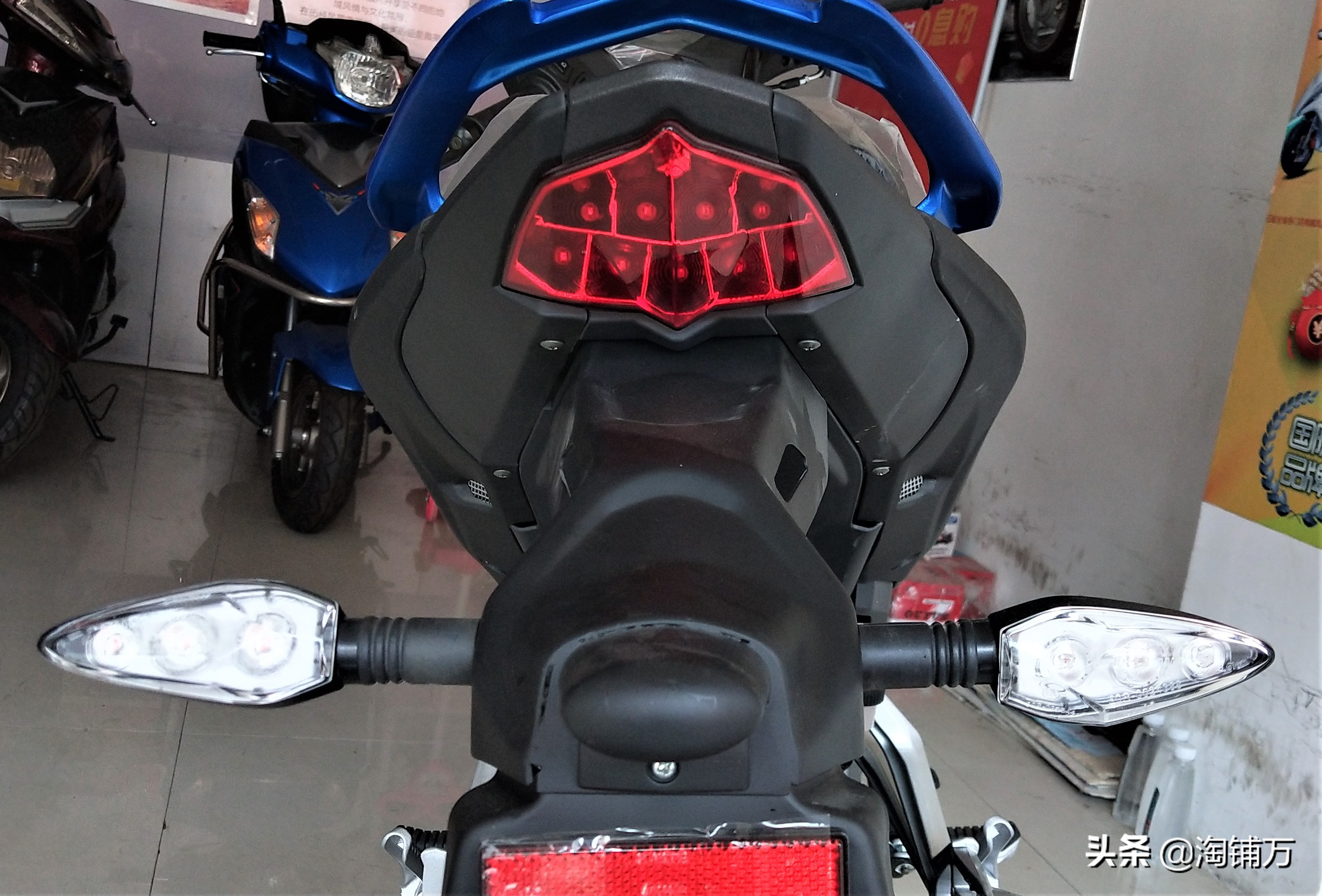 贝纳利弯梁rfs150i上海蓝牌,贝纳利弯梁rfs150i改装中间储物箱