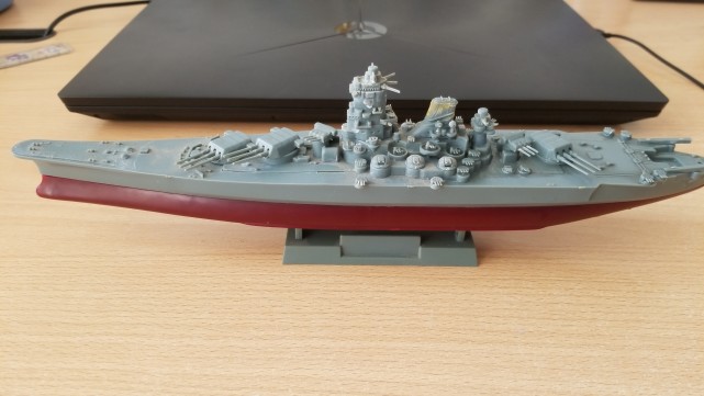 熊孩子掰坏航母模型,熊孩子掰断小金人后续