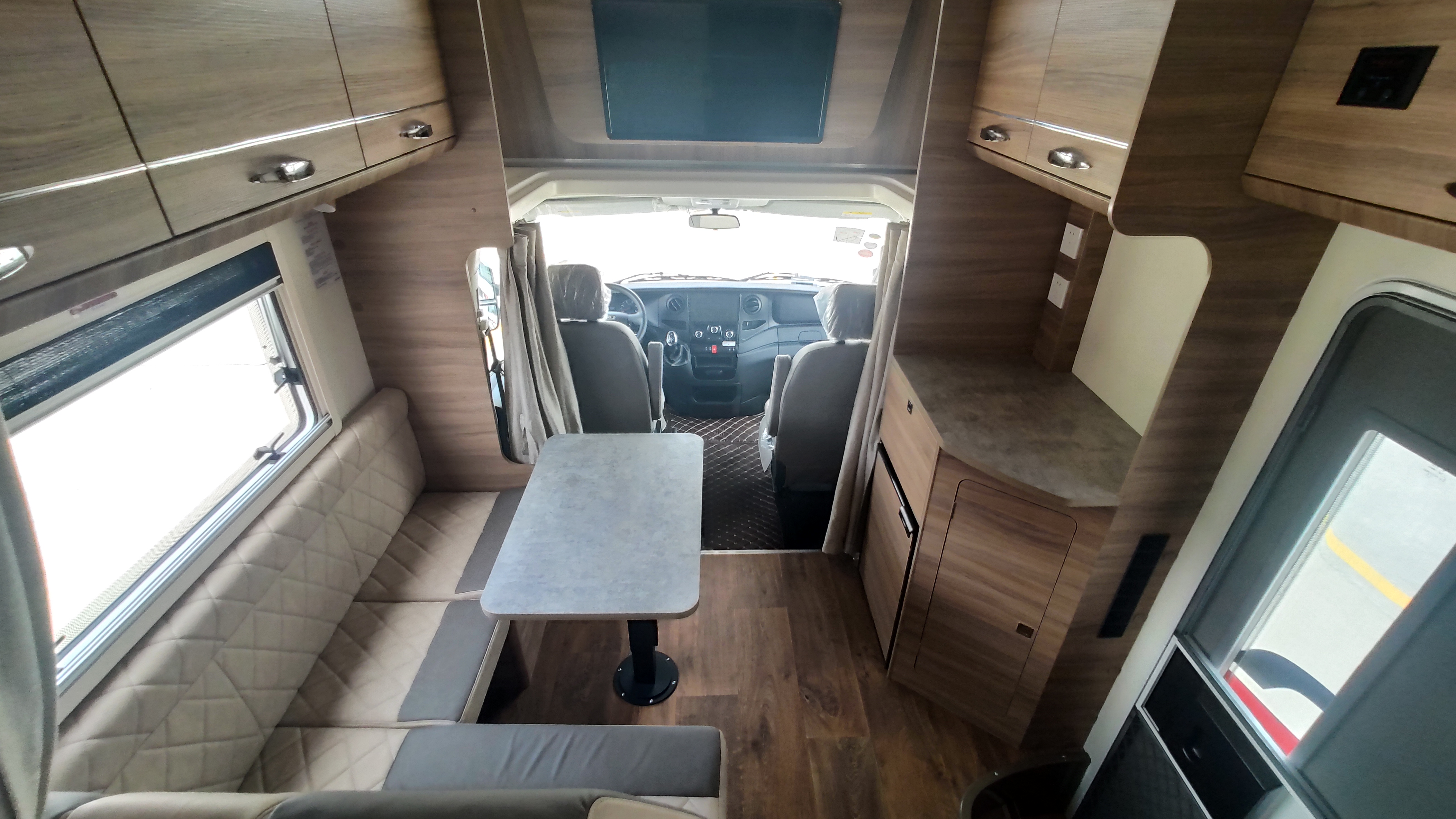 12v房车用电器有哪些,房车专用冰箱和家用冰箱哪个好