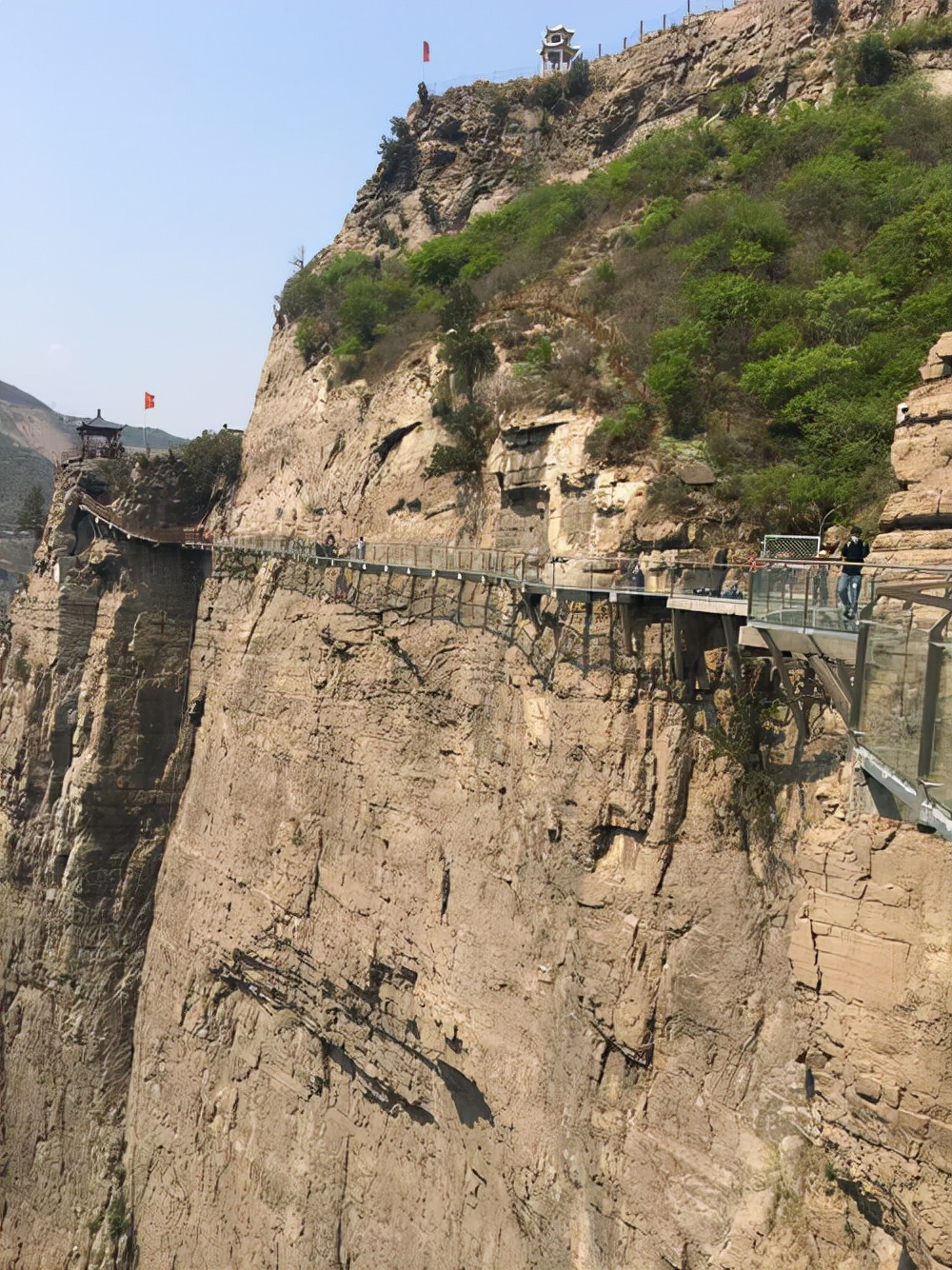 登千年古道梯子崖,攀登梯子崖