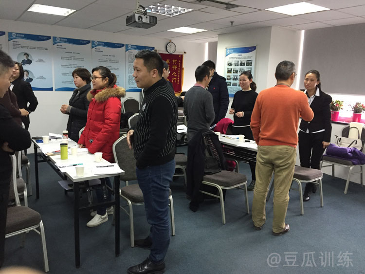 怎样克服当众说话紧张脸红,如何克服说话紧张脸红