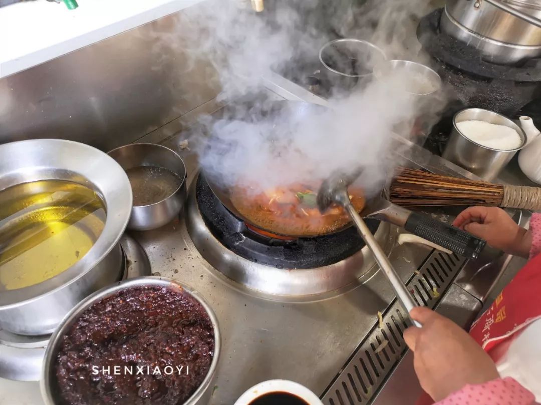 探访200家店总结出网红店5大套路,探访5平方店面