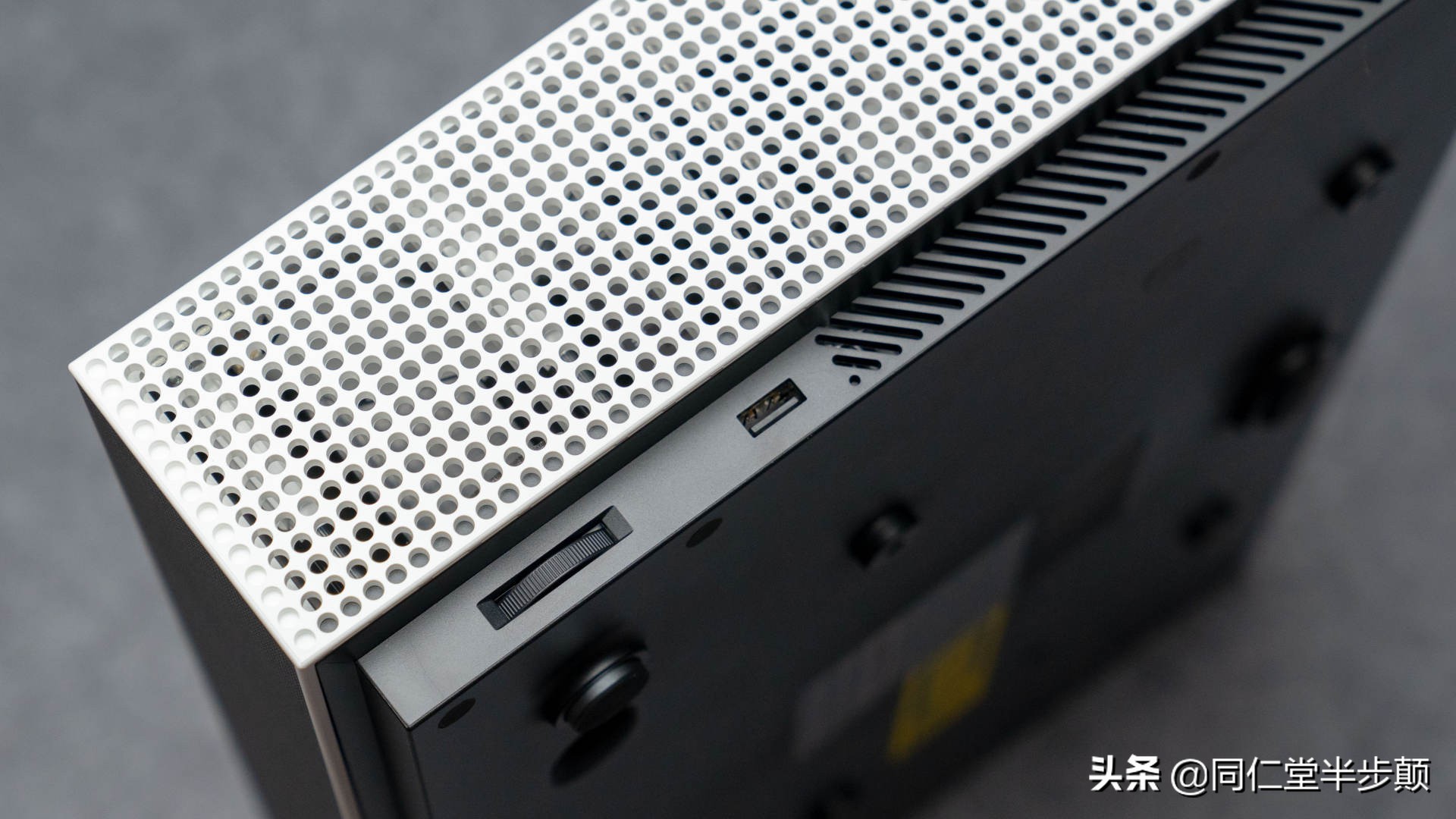 峰米c2激光电视白天效果怎么样,多功能峰米激光电视开箱