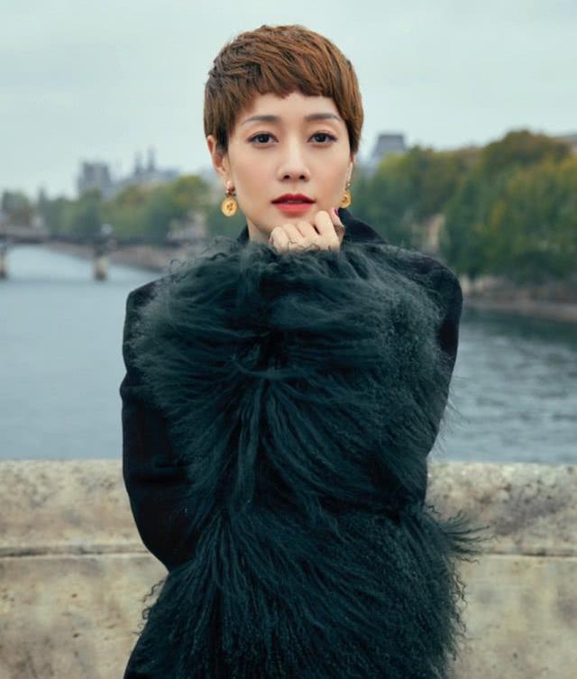 马伊琍离婚后首晒照配文意味深长,马伊琍离婚后的新发型