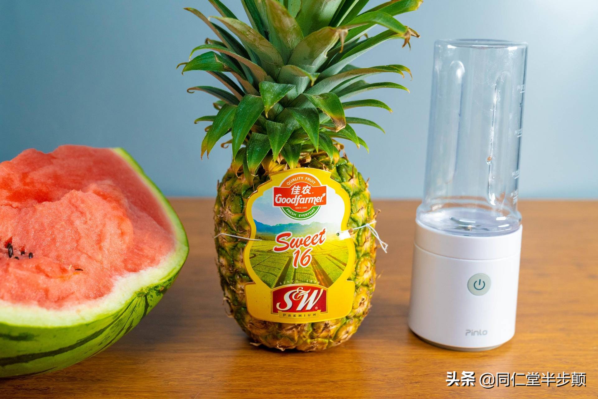 怎么用榨汁机榨果汁,如何用榨汁机榨出一杯好吃的果汁