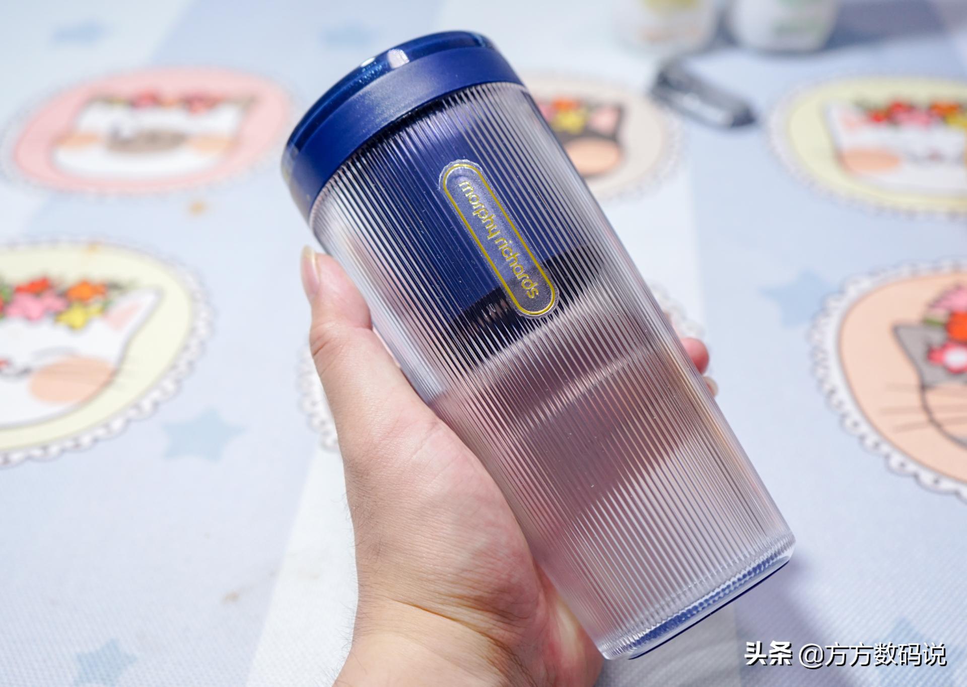 摩飞榨汁杯果汁推荐,摩飞便携榨汁桶明星