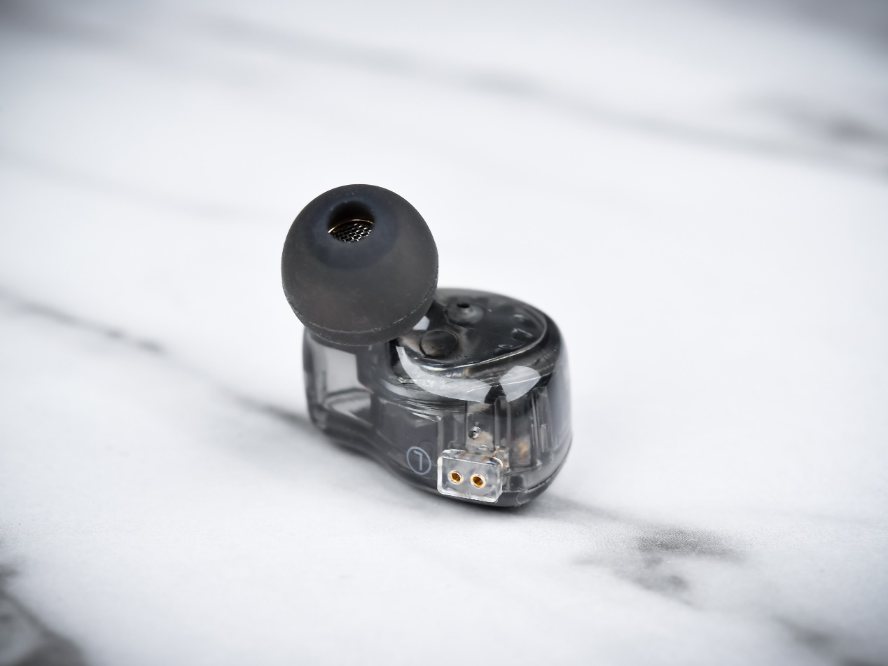 飞傲fh5s耳机评测,三频均衡人声飞傲fh3圈铁耳机评测