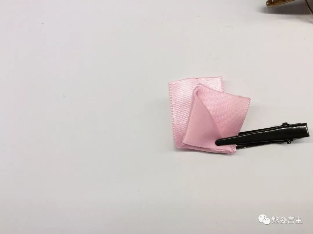 丝带做蝴蝶发夹图片,手工丝带花发夹制作