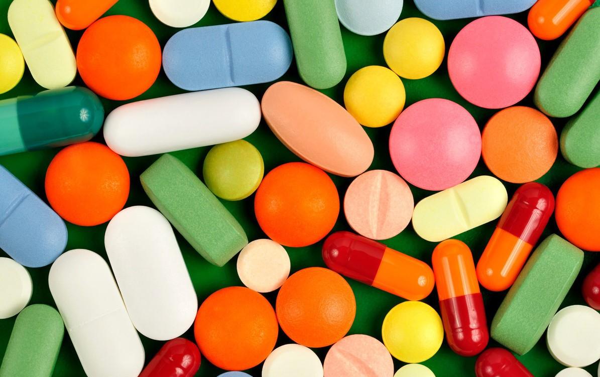 有口腔溃疡吃饭好疼,口腔溃疡张嘴就特别疼耳朵也疼