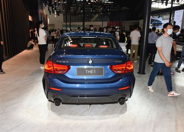 三缸宝马1系值不值得买,宝马1系118运动版1.5t三缸机